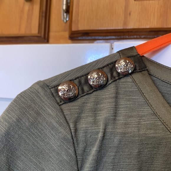 NWT White House black market short sleeve button tee - Picture 7 of 9